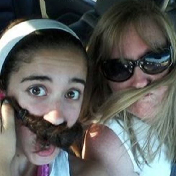 Meet your Posher, Carol - Picture 1 of 1